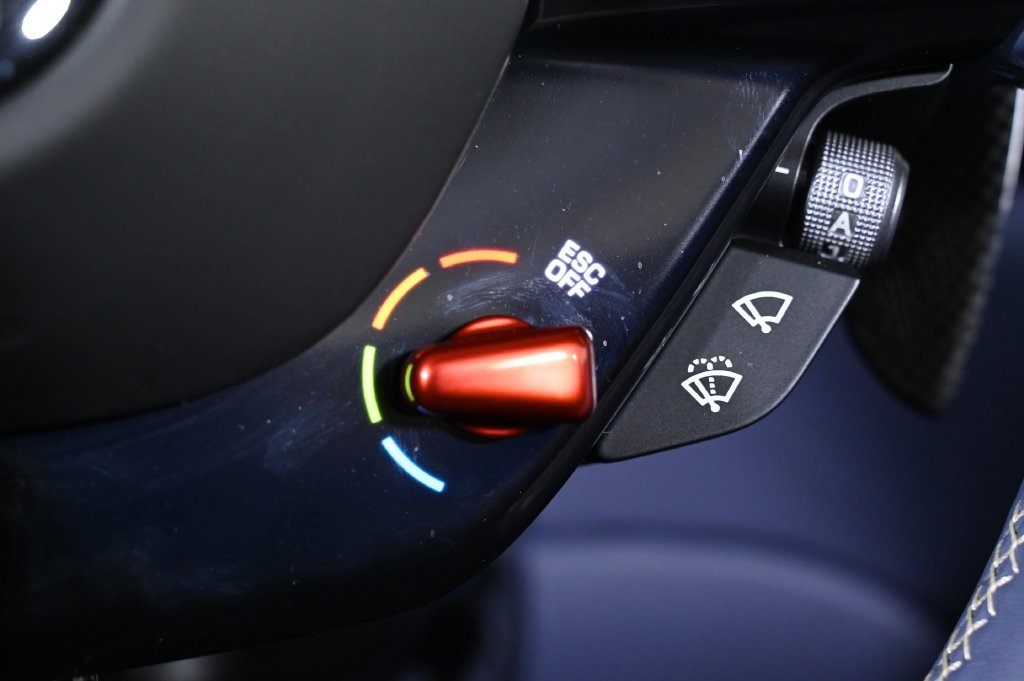 Used 2025 Ferrari Roma Spider RWD image 22