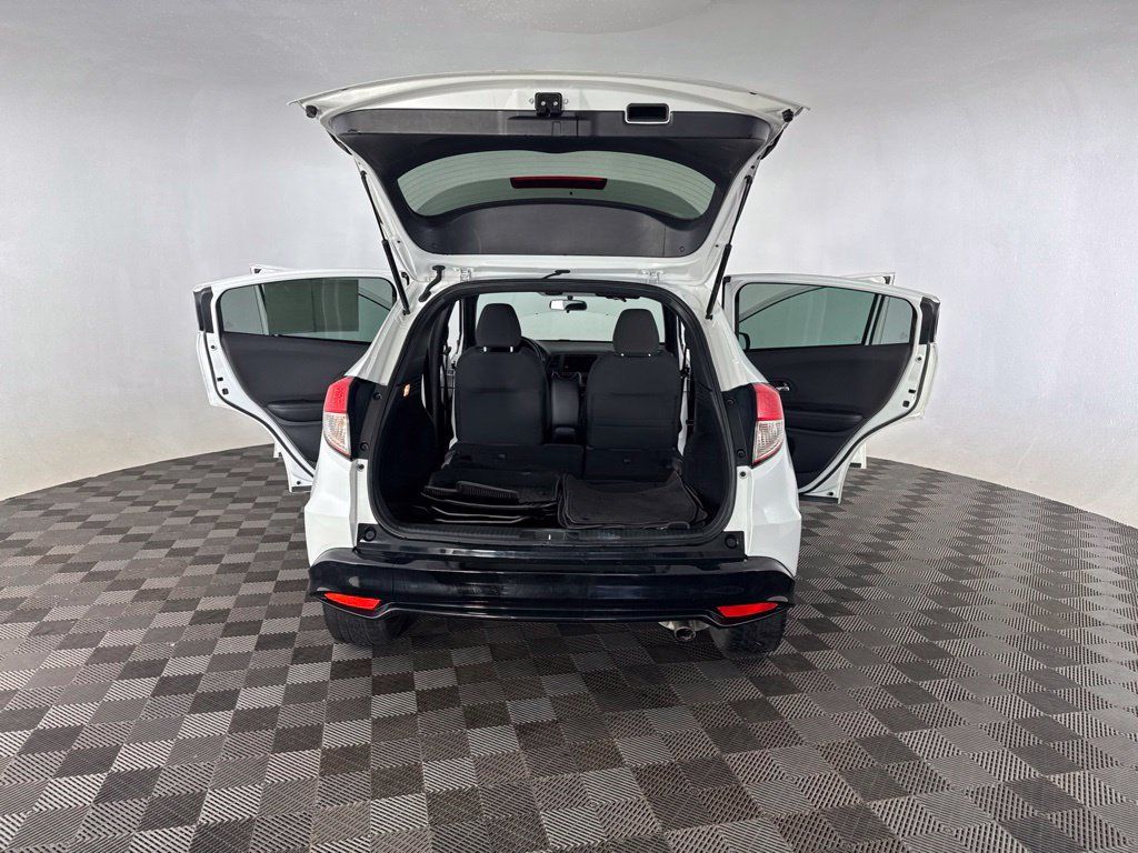Used 2021 Honda HR-V Sport image 17