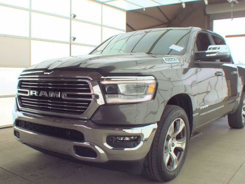 Used 2023 RAM 1500 Laramie AWD/4WD image 3