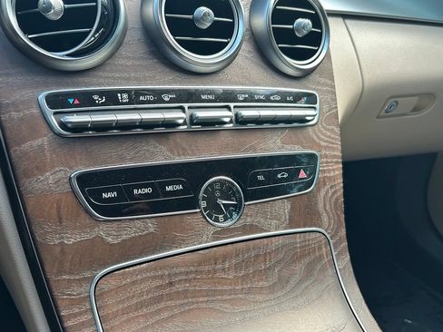 Used 2020 Mercedes-Benz C 300 Sedan image 23