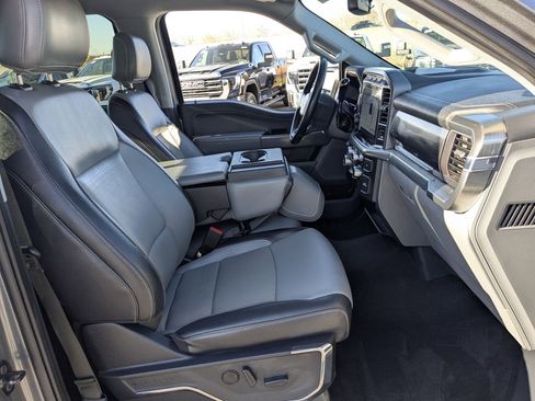 Used 2022 Ford F150 Lariat w/ Tow Technology Package image 29