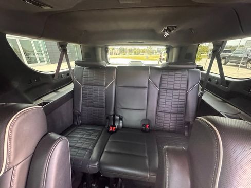 Used 2023 Cadillac Escalade ESV V AWD/4WD image 19