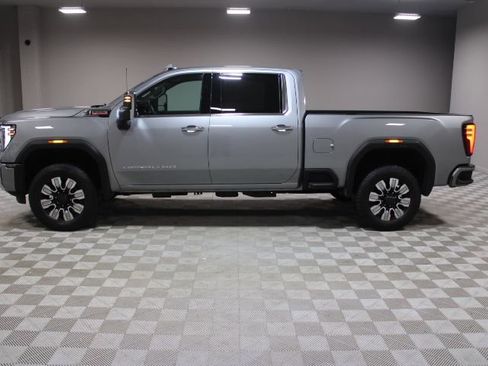 Used 2025 GMC Sierra 2500 Denali image 7