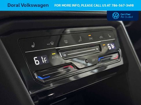 Used 2025 Volkswagen Taos SE FWD image 20