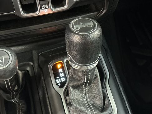 Used 2018 Jeep Wrangler Unlimited Sahara AWD/4WD image 23