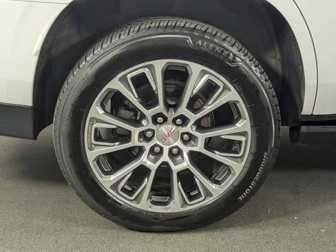 Used 2025 GMC Yukon Denali w/ Denali Reserve Package AWD/4WD image 12