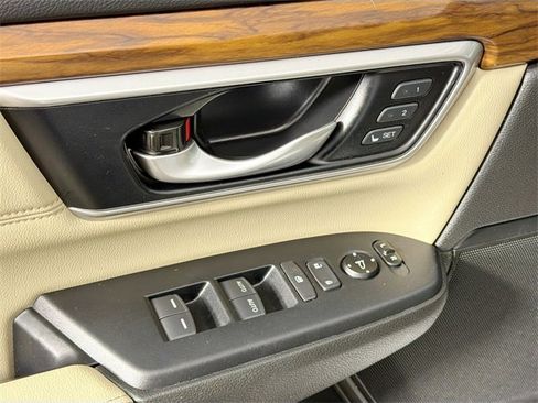 Used 2021 Honda CR-V Touring image 17