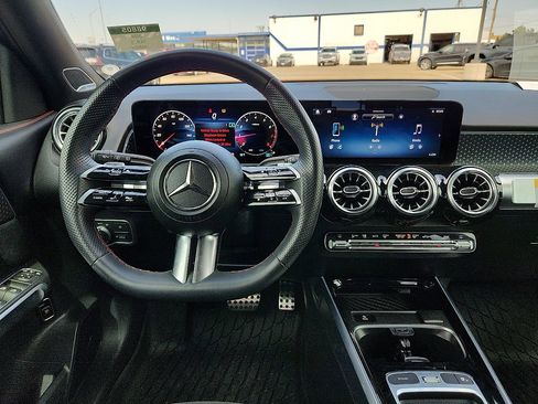 Used 2024 Mercedes-Benz GLB 250 GLB 250 w/ AMG Night Package image 6