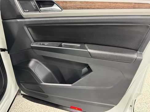Used 2018 Volkswagen Atlas SEL Premium image 13
