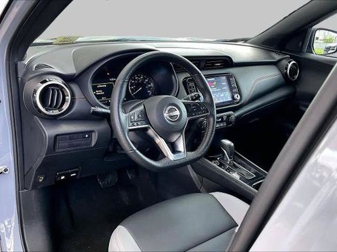 Certified 2024 Nissan Kicks SR w/ SR Premium Package FWD image 17