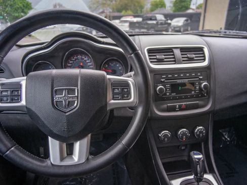 Used 2012 Dodge Avenger SXT FWD image 2