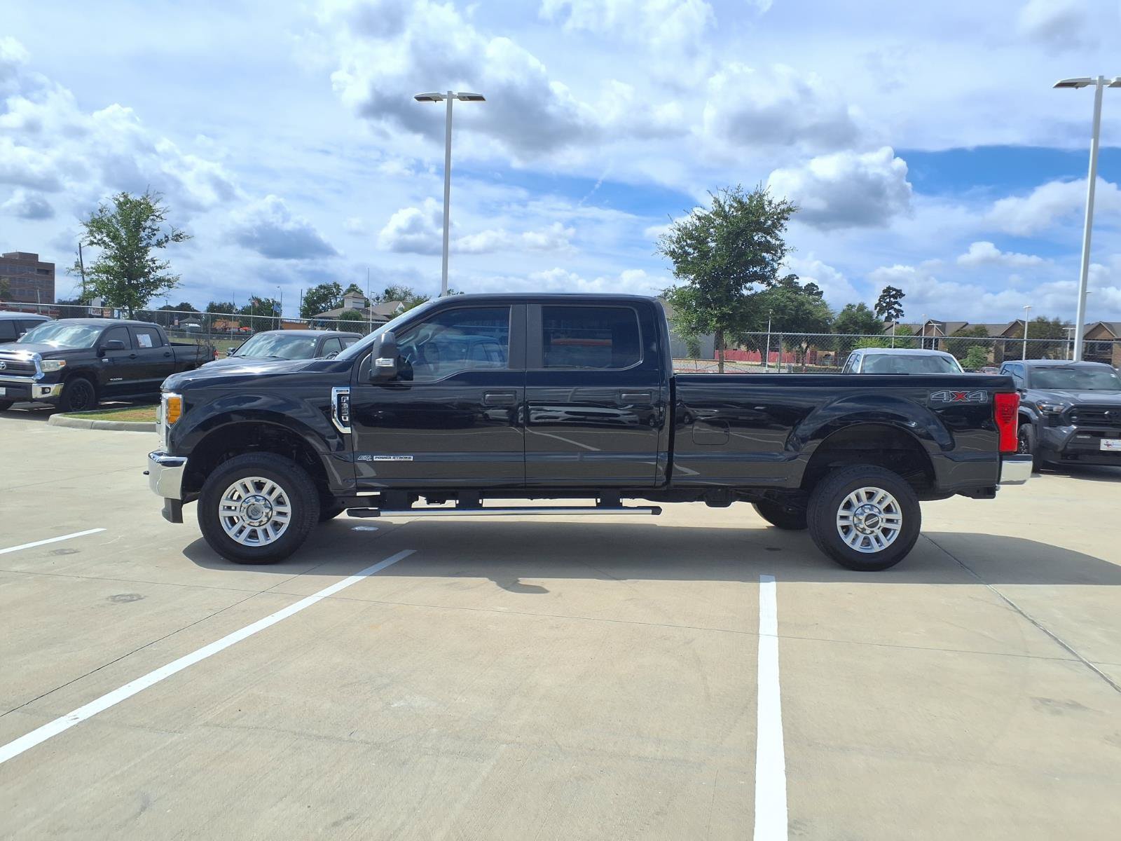 Used 2017 Ford F350 XL w/ STX Appearance Package AWD/4WD image 9