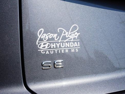 Used 2024 Volkswagen Atlas Cross Sport SE image 8