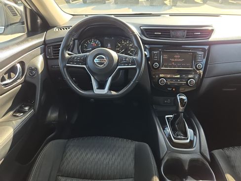 Used 2020 Nissan Rogue SV FWD image 27