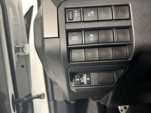 Used 2025 Toyota Tacoma TRD Sport AWD/4WD image 18