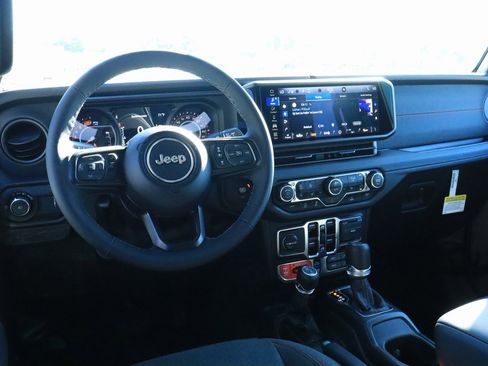 New 2026 Jeep Wrangler Unlimited Rubicon w/ Convenience Group image 2