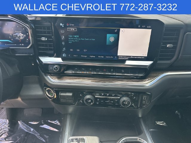 Used 2026 Chevrolet Silverado 1500 LT Trail Boss w/ LT Trail Boss Premium Package AWD/4WD image 17
