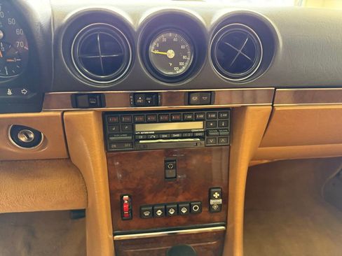 Used 1988 Mercedes-Benz 560 SL image 38