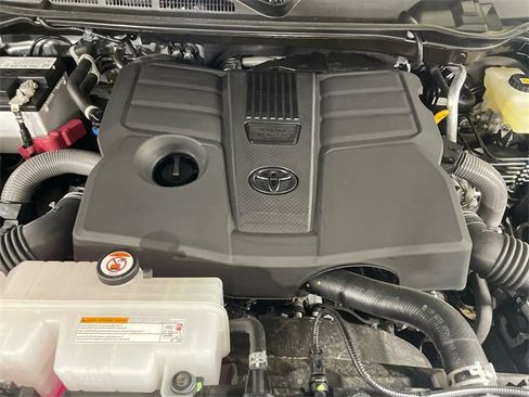 Used 2024 Toyota Tundra Limited image 25