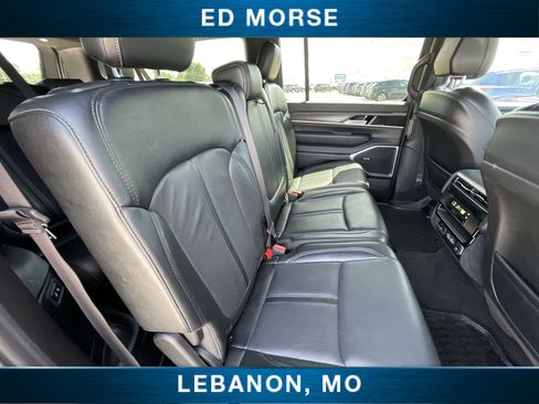 Used 2024 Jeep Wagoneer L Series II w/ Flexible Seating Group AWD/4WD image 25