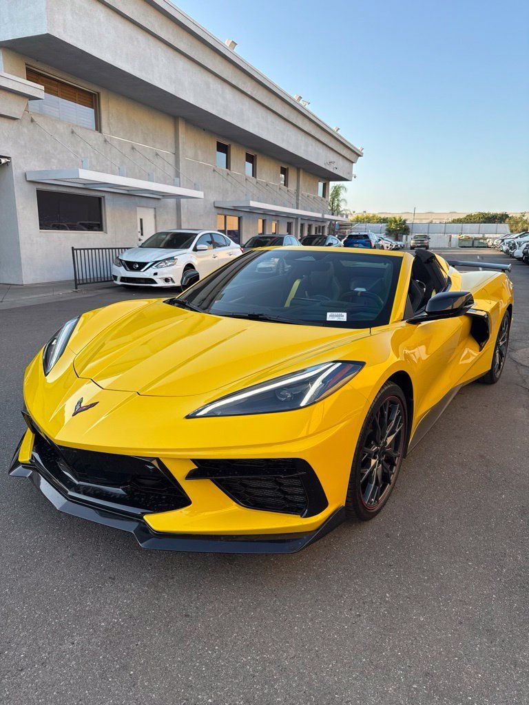 Used 2026 Chevrolet Corvette Stingray Premium Conv w/ Z51 Performance Package RWD image 16
