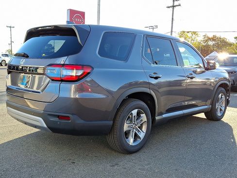 New 2025 Honda Pilot EX-L image 3