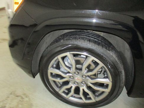 Certified 2022 GMC Terrain Denali image 4