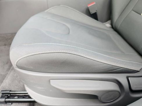 Used 2025 Hyundai Elantra SEL FWD image 23