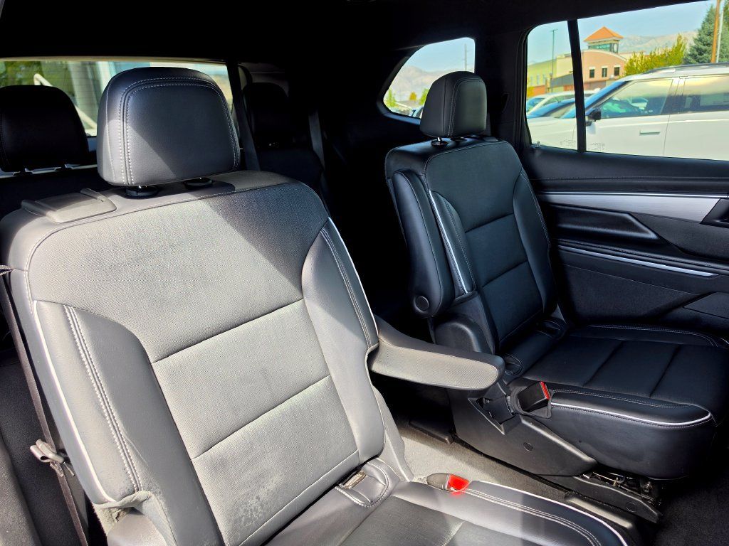 Used 2025 Buick Enclave Preferred AWD/4WD image 15