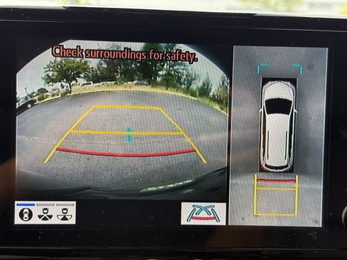 Used 2024 Toyota Sienna Platinum AWD/4WD image 11