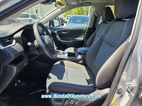 Used 2022 Toyota RAV4 XLE w/ Convenience Package image 6