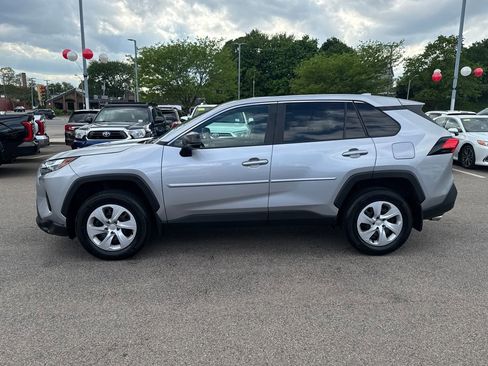 Used 2025 Toyota RAV4 LE AWD/4WD image 4