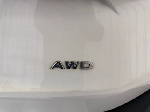 Used 2023 Nissan Rogue S AWD/4WD image 13