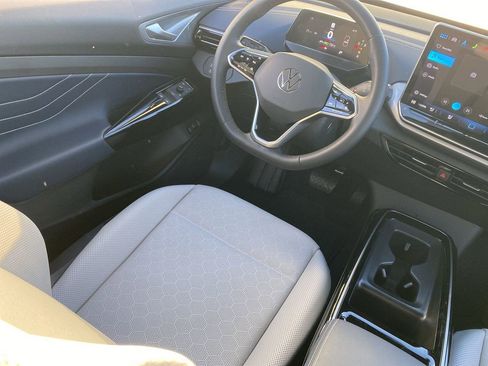 New 2025 Volkswagen ID.4 Pro S image 10