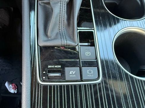 Used 2025 Toyota Sienna XLE Woodland Edition AWD/4WD image 15