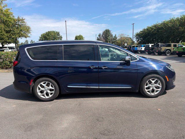 Used 2019 Chrysler Pacifica Limited FWD image 2