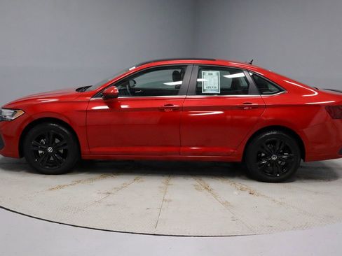 Used 2023 Volkswagen Jetta SE w/ Panoramic Sunroof Package FWD image 8