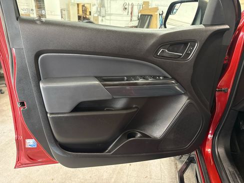 Used 2016 Chevrolet Colorado Z71 AWD/4WD image 21