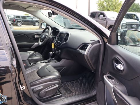 Used 2022 Jeep Cherokee Latitude AWD/4WD image 28