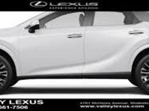 Used 2025 Lexus RX 350 w/ Convenience Package image 5
