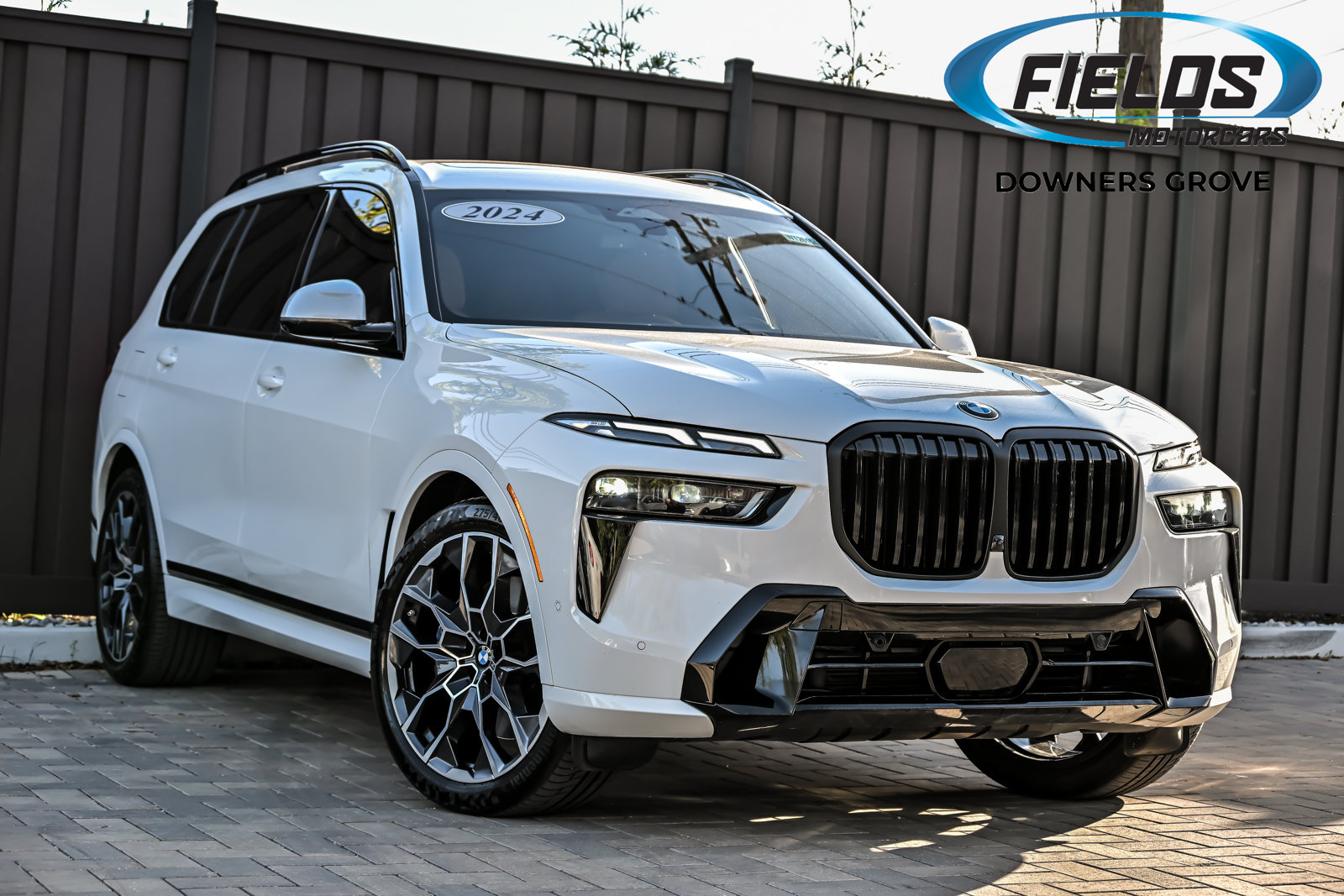 Used 2024 BMW X7 xDrive40i w/ M Sport Package AWD/4WD image 1