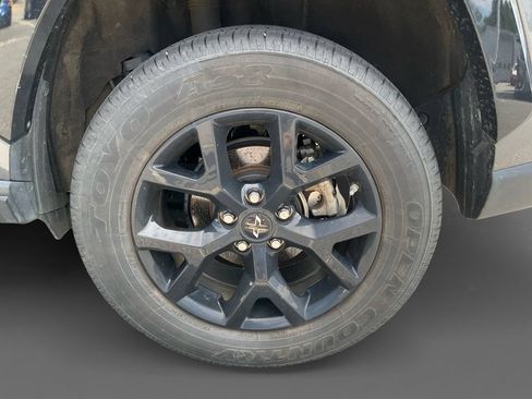 Used 2023 Toyota RAV4 LE FWD image 9