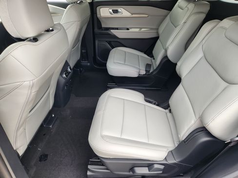 New 2026 Ford Explorer Active w/ Active Comfort Package RWD image 19