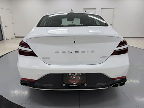 Used 2022 Genesis G70 2.0T image 7