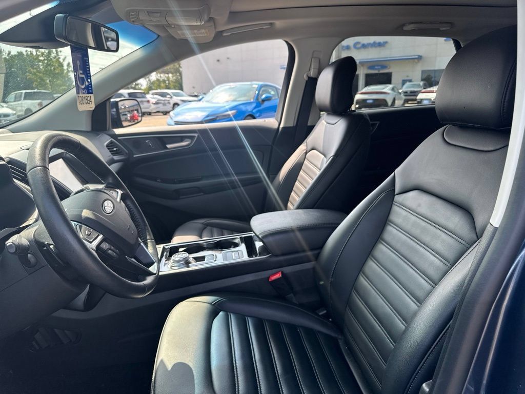Used 2019 Ford Edge SEL w/ Equipment Group 201A AWD/4WD image 14