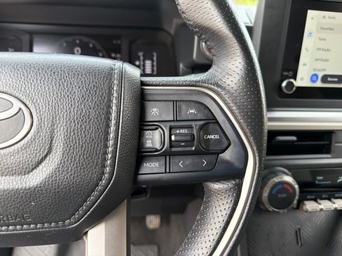 Used 2025 Toyota 4Runner SR5 AWD/4WD image 17
