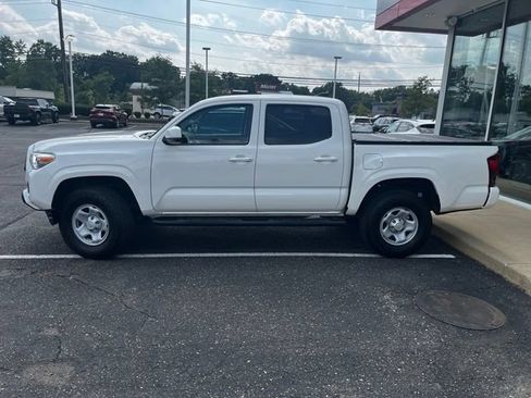 Certified 2023 Toyota Tacoma SR AWD/4WD image 2