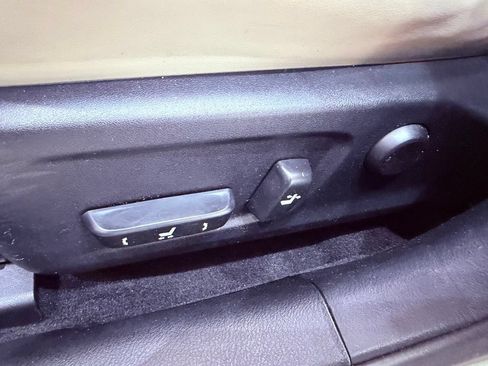 Used 2014 Lexus IS 350 w/ Navigation Package RWD image 19