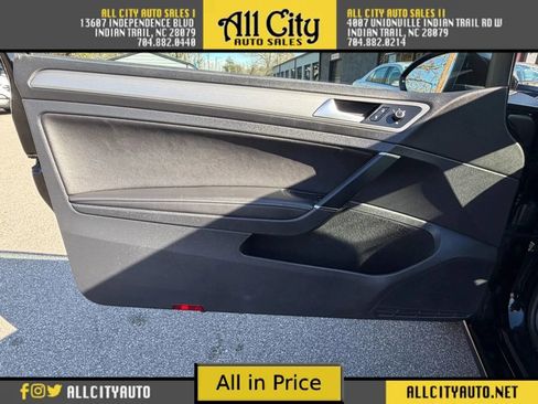 Used 2015 Volkswagen Golf S image 22