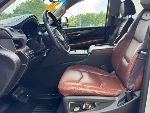 Used 2016 Cadillac Escalade Premium AWD/4WD image 11
